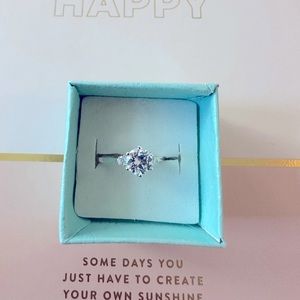 NWT Beautiful Crystal Ring💍✨